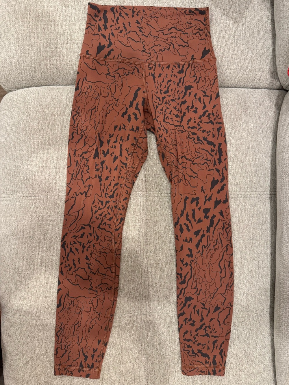 lululemon High-Rise Pant 25"
Jacquard leggings